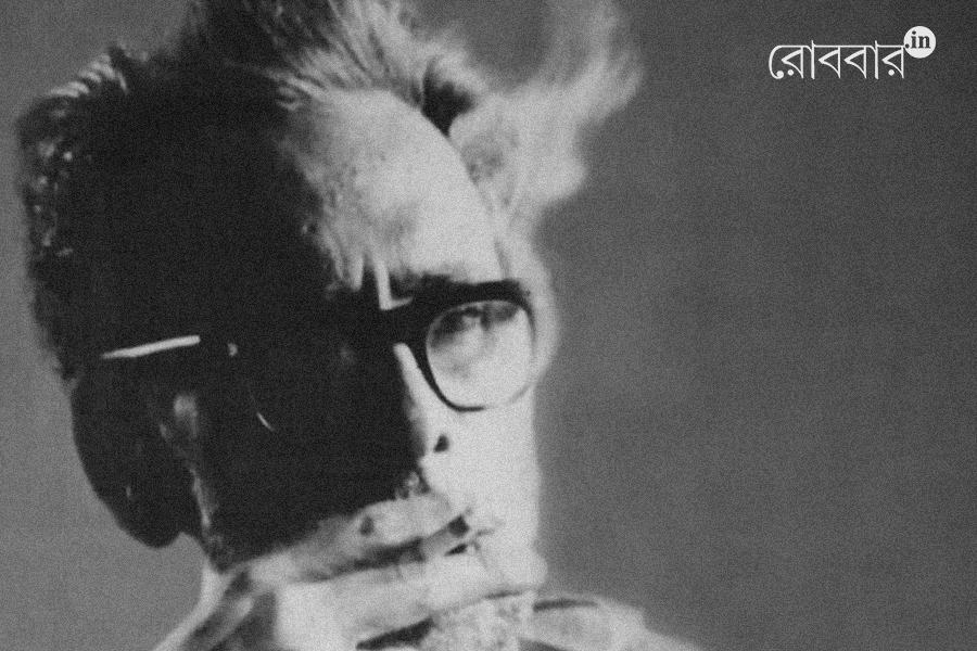 An article about Birendra Chattopadhya and his poetry। Robbar