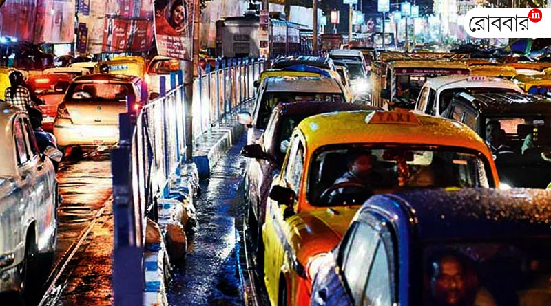 Kolkata traffic during festival। Robbar