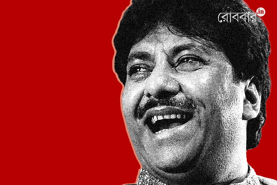 an article on Ustad Rashid Khan by Debojyoti Mishra। Robbar