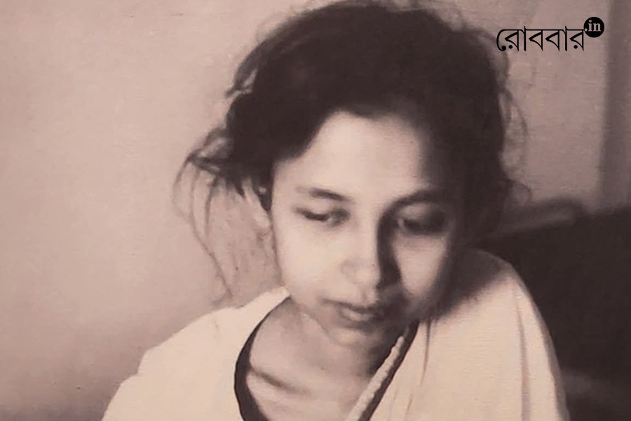 An article about Ila Mitra and her contribution to the Nachol movement of India। Robbar