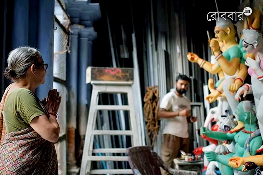 neline mondal the belgian lady who learn bengali and bengal culture। Robbar