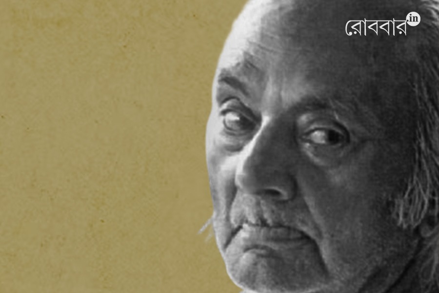 An article about Kazi Nazrul Islam on his 125th birth anniversary by Rajyeswar Sinha। Robbar