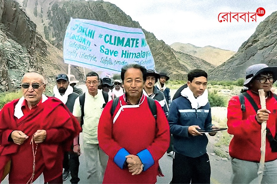 Sonam wangchuk's war against consumerism in ladakh is for green india। Robbar