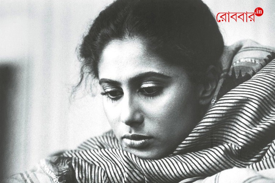 An article on smita patil on her death anniversary by jhelum roy। Robbar