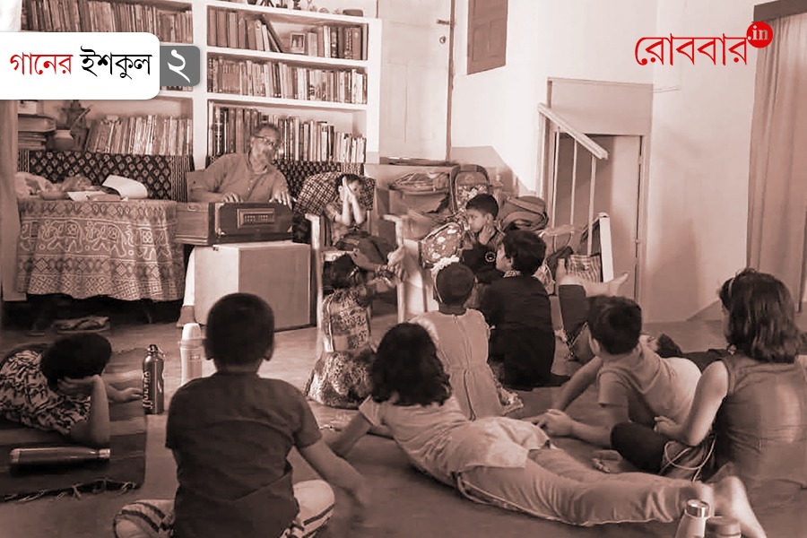 An article about memoirs of Sageet Bhavan and learning music | Robbar