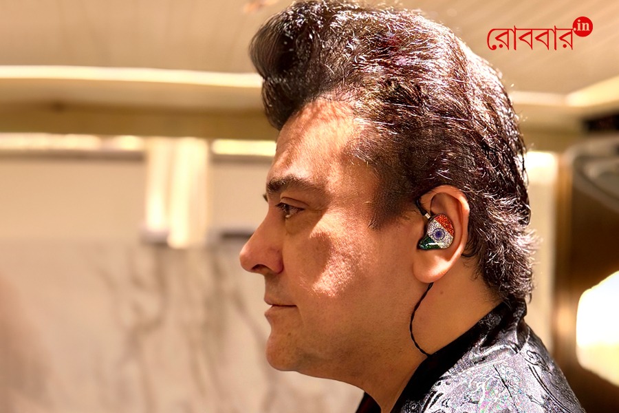An article about the harmony of Parampara in India-Pakistan music and it's singers | Robbar