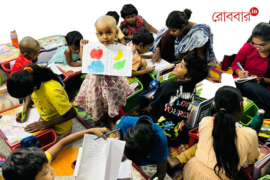 An article on community schools in kolkata by abhijit Roy। Robbar