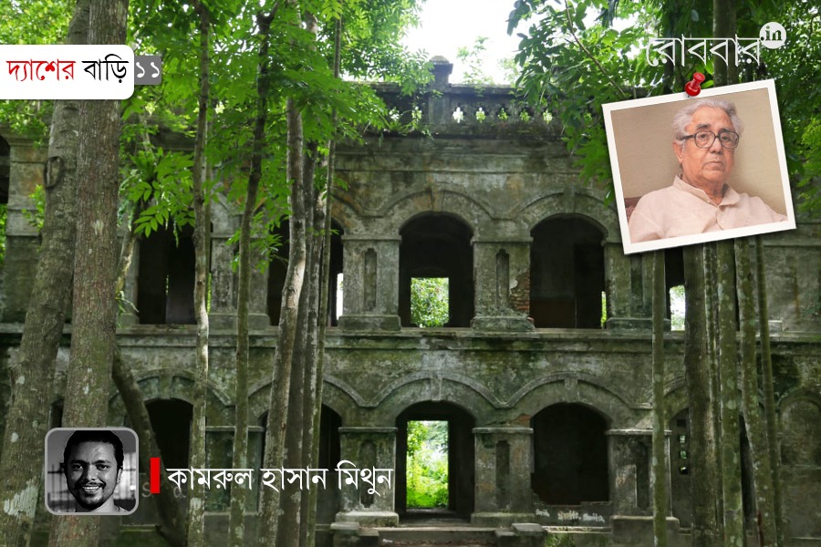 An article on Tapan Roy Choudhury's ancestral home in Barishal by Kamrul hassan Mithon। Robbar
