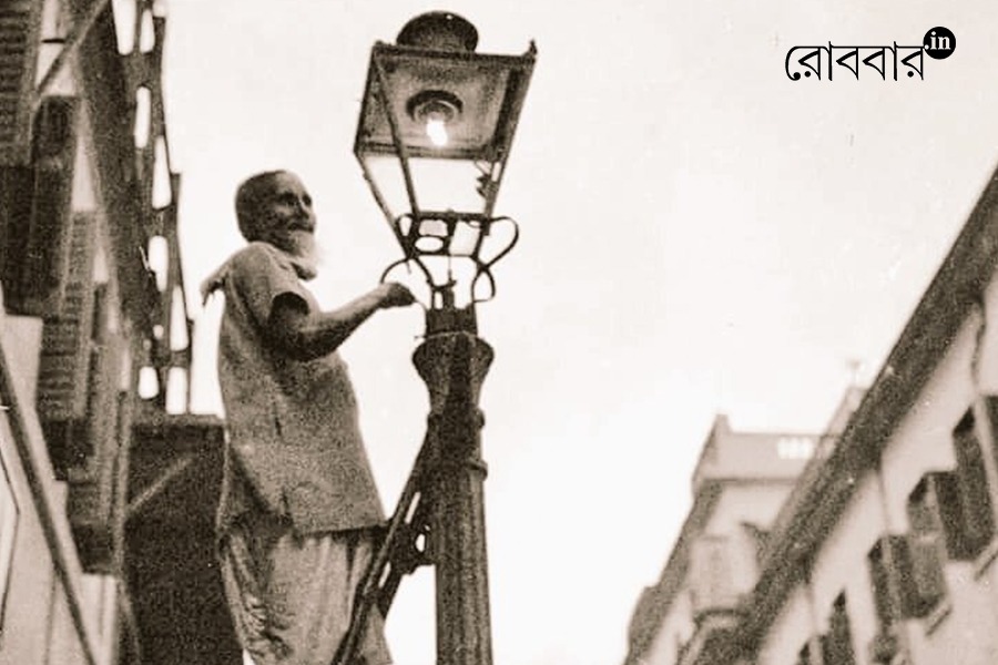 History and evolution of lampposts in Kolkata | Robbar