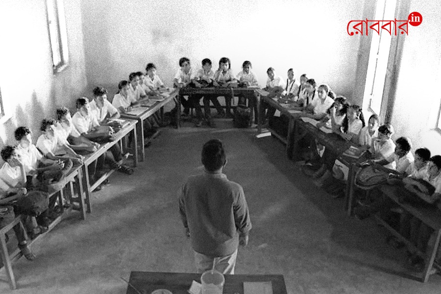 New seating arrangement to be applied in schools in india। Robbar