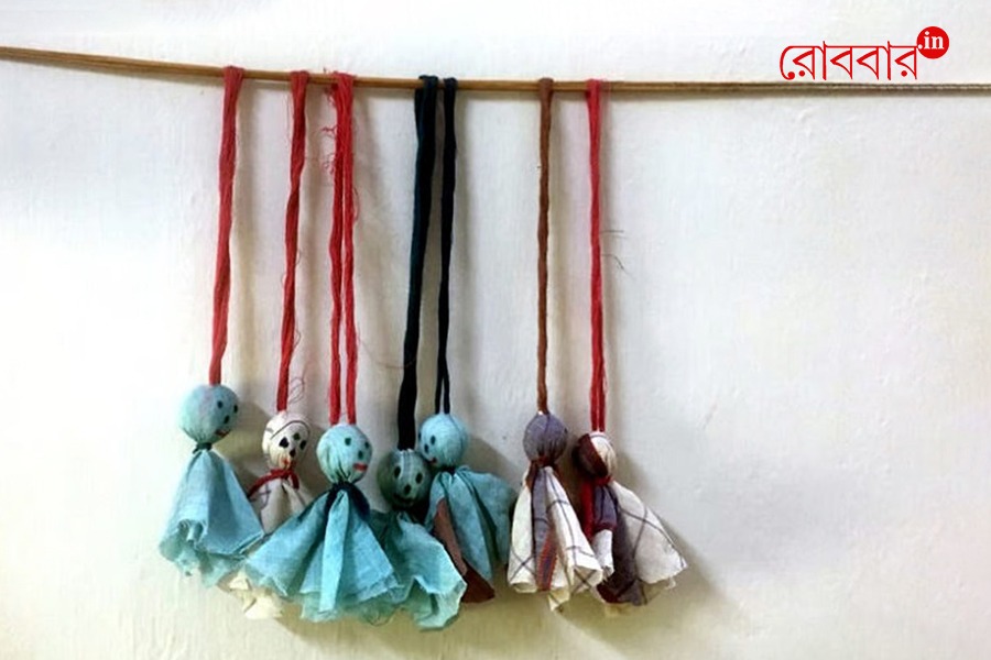 Weavers of Kerala made chekutty doll as hope to new life | Robbar