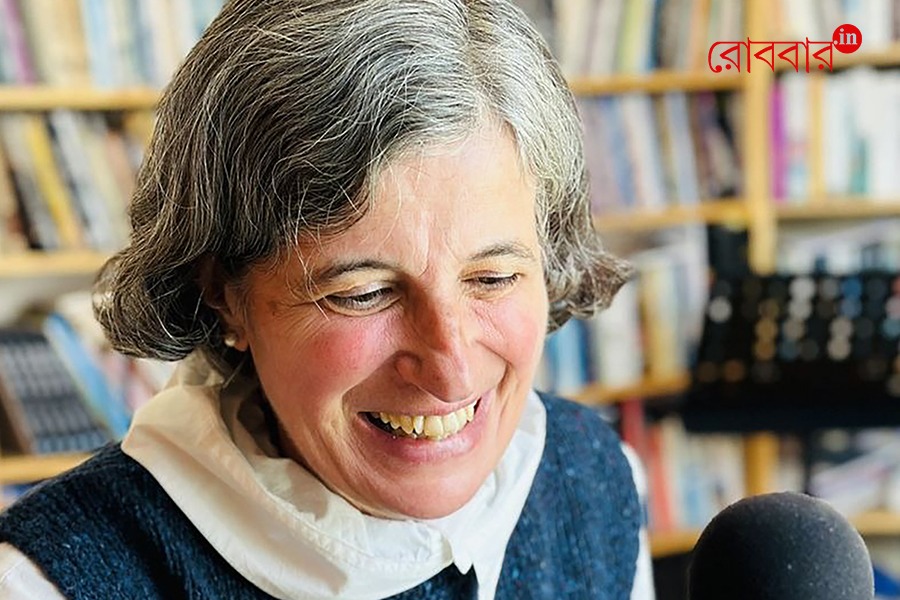 An article about deportation of Francesca Orsini। Robbar