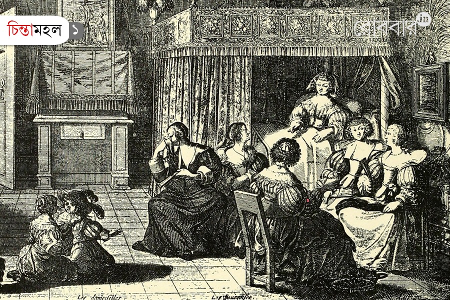 change in family concept and starting of salon in paris | Robbar