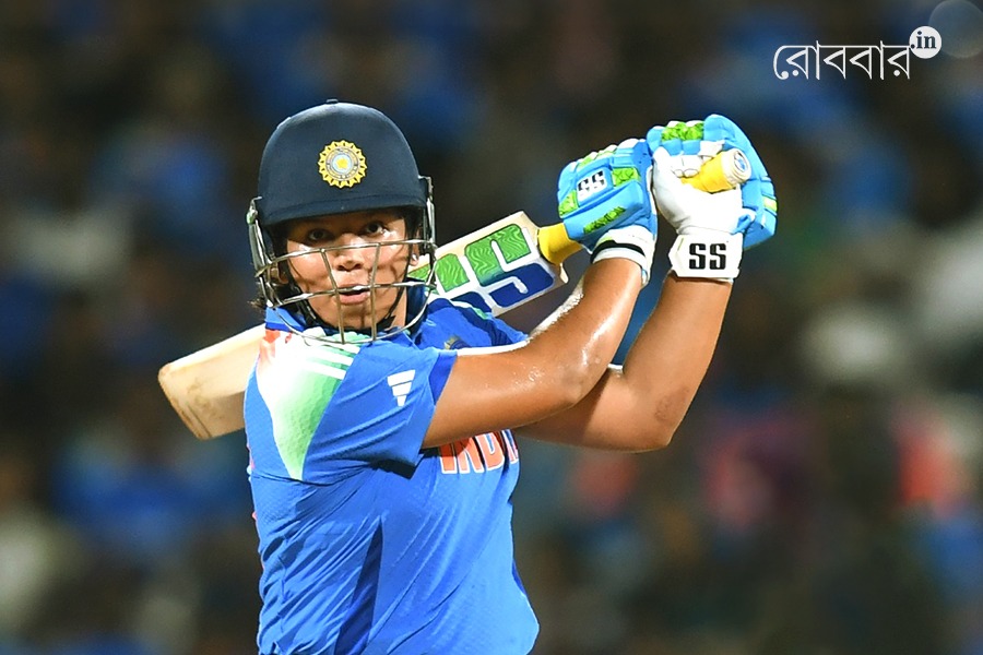 An article about Richa Ghosh and Indian Women's Cricket। Robbar