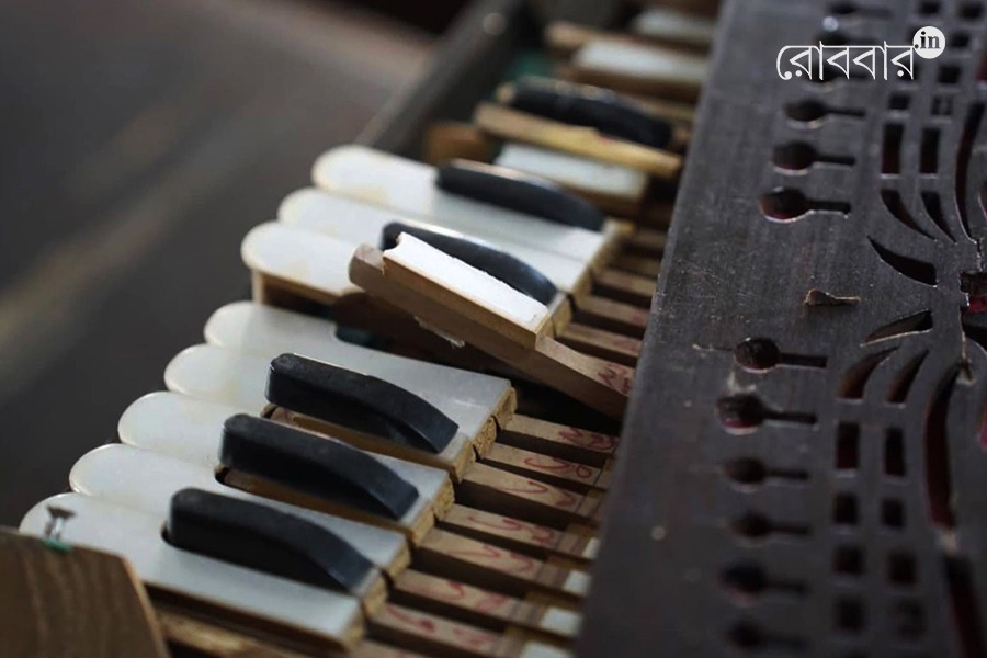 vandalism-at-chhayanaut-shongshkriti-bhavan-in-bangladesh। Robbar