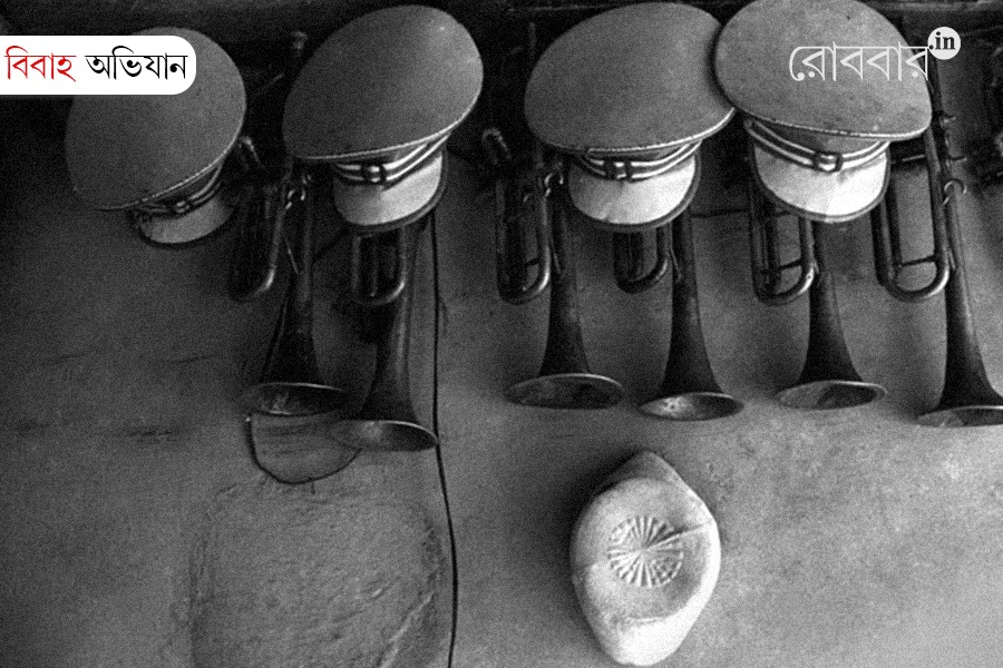 history and evolution of kolkata band party | Robbar