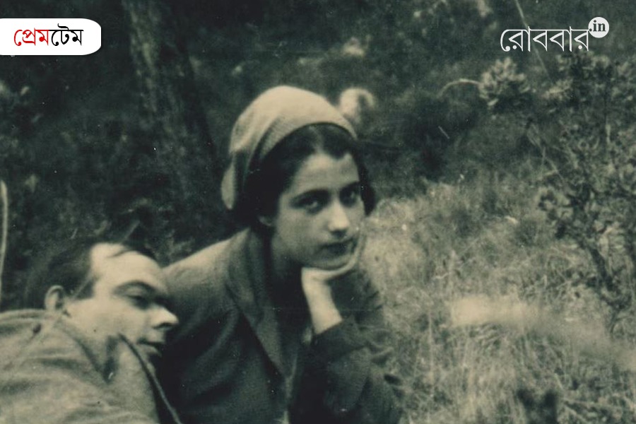 love story of consuelo and antoine de Saint exupéry। Robbar