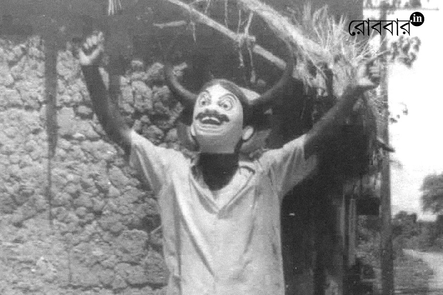 autobiographical book of bengali poet nirmal halder | robbar