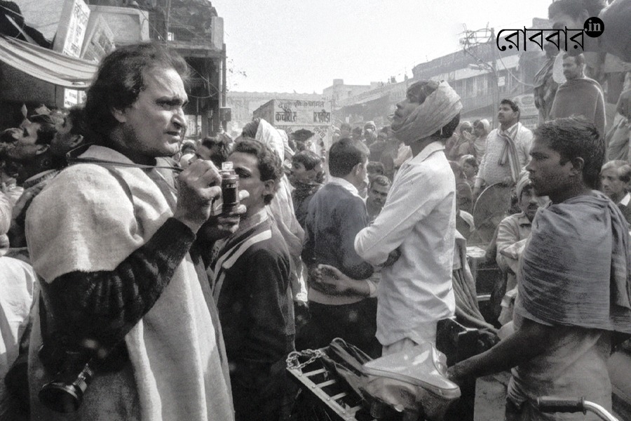 Raghu rai and capturing indian streets a memoir | Robbar