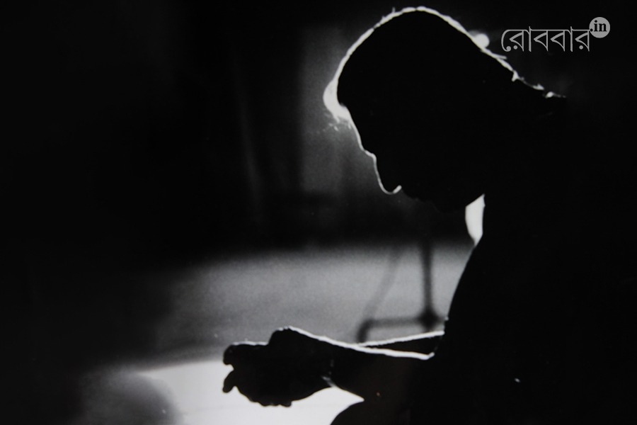 use of locations and symbols in the films of satyajit ray | Robbar