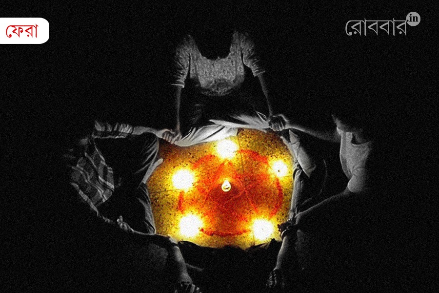 bibhutibhashan-was-called-by-taradas-through-planchette | Robbar