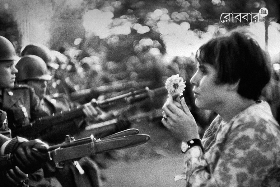 allen ginsberg and flower power movement against war | Robbar