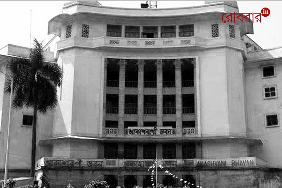 কানে কানে একশো