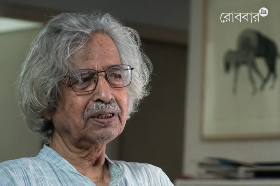 কাছের যো, দূরের যোগেনদা